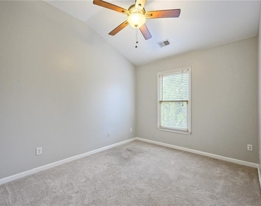 600 Vinings Estates Drive Se - Photo Thumbnail 10