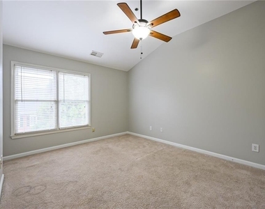 600 Vinings Estates Drive Se - Photo Thumbnail 13