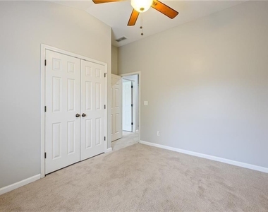 600 Vinings Estates Drive Se - Photo Thumbnail 11