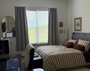 390 17th Street Nw - Photo Thumbnail 8