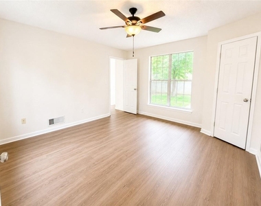 2095 Glynmoore Drive - Photo Thumbnail 13