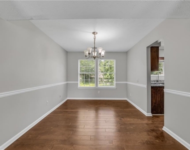 4890 Evergreen Valley Way - Photo Thumbnail 12
