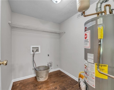 4890 Evergreen Valley Way - Photo Thumbnail 25