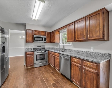 4890 Evergreen Valley Way - Photo Thumbnail 21