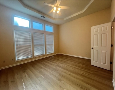 2233 Worrall Hill Dr - Photo Thumbnail 13