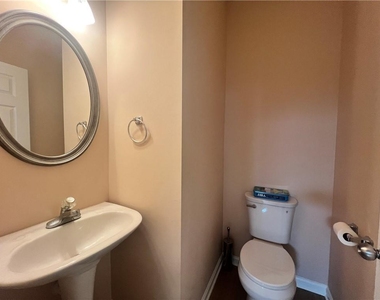 2233 Worrall Hill Dr - Photo Thumbnail 9