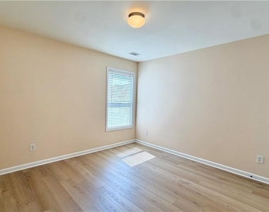 2233 Worrall Hill Dr - Photo Thumbnail 33