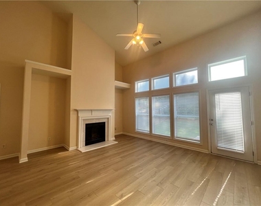 2233 Worrall Hill Dr - Photo Thumbnail 8