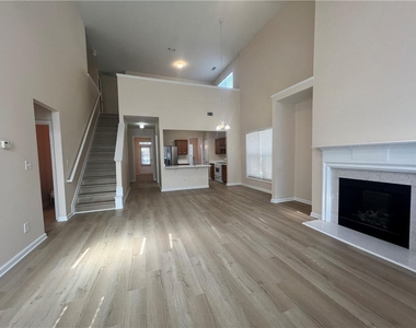 2233 Worrall Hill Dr - Photo Thumbnail 7
