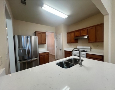 2233 Worrall Hill Dr - Photo Thumbnail 3