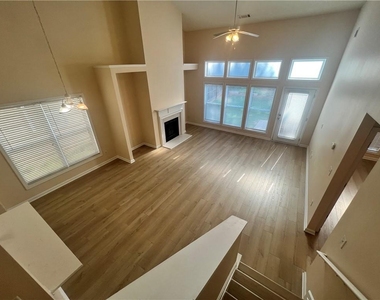 2233 Worrall Hill Dr - Photo Thumbnail 16