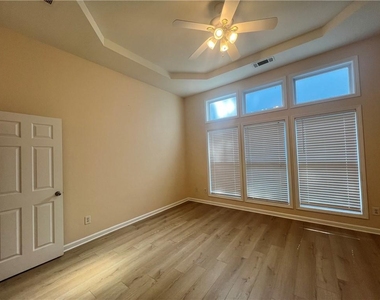 2233 Worrall Hill Dr - Photo Thumbnail 12