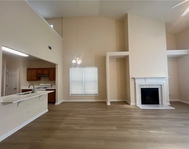 2233 Worrall Hill Dr - Photo Thumbnail 6