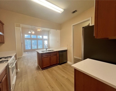 2233 Worrall Hill Dr - Photo Thumbnail 5