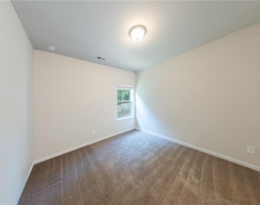 1302 Endicott Court - Photo Thumbnail 12