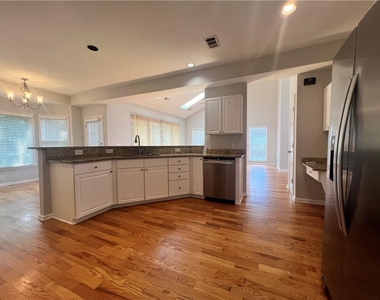 365 Tumbling Creek Dr - Photo Thumbnail 9