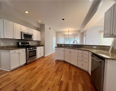 365 Tumbling Creek Dr - Photo Thumbnail 10