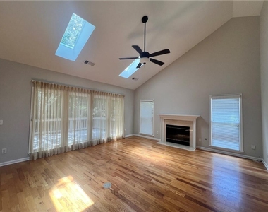365 Tumbling Creek Dr - Photo Thumbnail 7