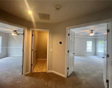 365 Tumbling Creek Dr - Photo Thumbnail 24