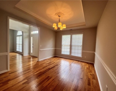 365 Tumbling Creek Dr - Photo Thumbnail 4