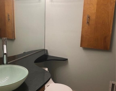 459 Sterling Street Ne - Photo Thumbnail 7