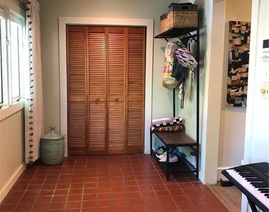 459 Sterling Street Ne - Photo Thumbnail 1