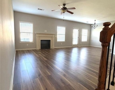 119 Highland Pointe Circle E - Photo Thumbnail 3