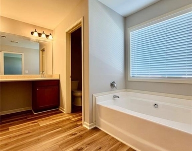 119 Highland Pointe Circle E - Photo Thumbnail 16