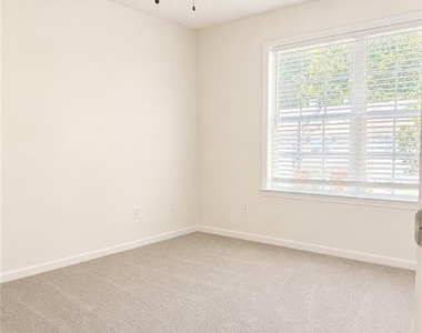 9155 Nesbit Ferry Road - Photo Thumbnail 14