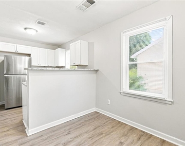2123 Blayton Lane Se - Photo Thumbnail 5