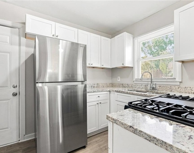 2123 Blayton Lane Se - Photo Thumbnail 2