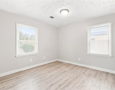 2123 Blayton Lane Se - Photo Thumbnail 10