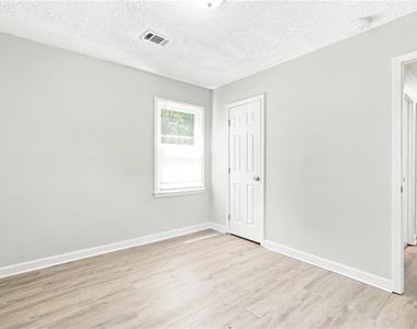 2123 Blayton Lane Se - Photo Thumbnail 9