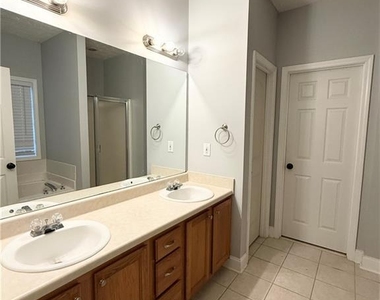 158 River Park Circle - Photo Thumbnail 9