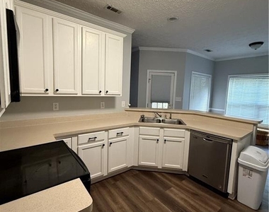 158 River Park Circle - Photo Thumbnail 6