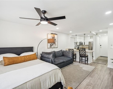 2479 Peachtree Road Ne - Photo Thumbnail 9
