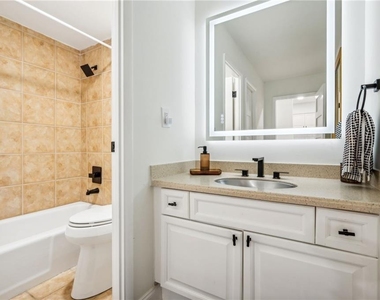 2479 Peachtree Road Ne - Photo Thumbnail 13