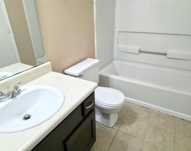8020 Woodlake Drive - Photo Thumbnail 5