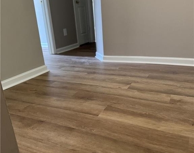 325 Bramford Way - Photo Thumbnail 14