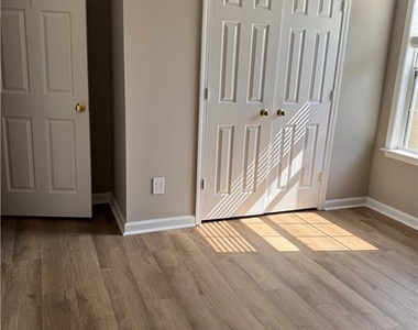 325 Bramford Way - Photo Thumbnail 16