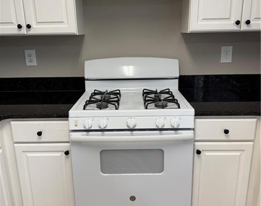 325 Bramford Way - Photo Thumbnail 4