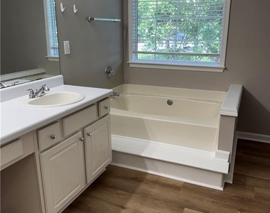 325 Bramford Way - Photo Thumbnail 25