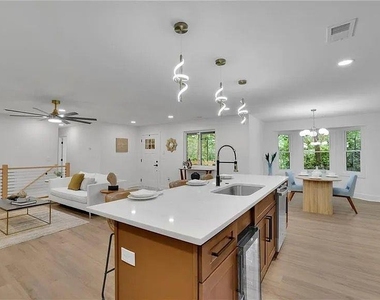 2000 Doefield Street - Photo Thumbnail 10