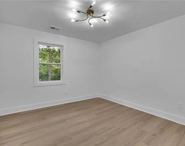 2000 Doefield Street - Photo Thumbnail 23