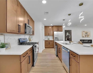 2000 Doefield Street - Photo Thumbnail 12