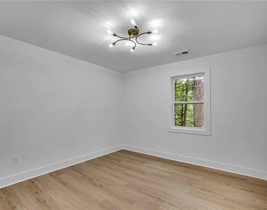 2000 Doefield Street - Photo Thumbnail 24