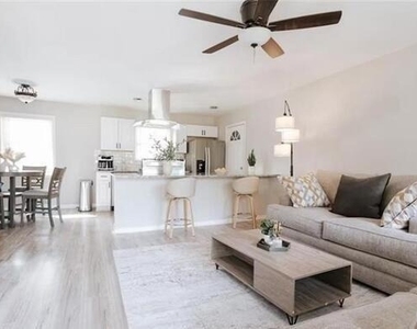 3047 Horse Shoe Drive Se - Photo Thumbnail 1