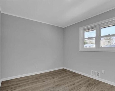 3047 Horse Shoe Drive Se - Photo Thumbnail 16