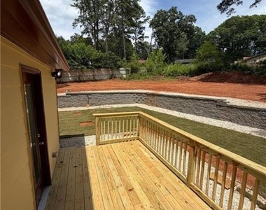 637 Parkdale - Photo Thumbnail 9