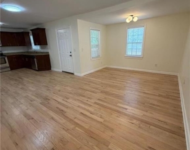 637 Parkdale - Photo Thumbnail 3
